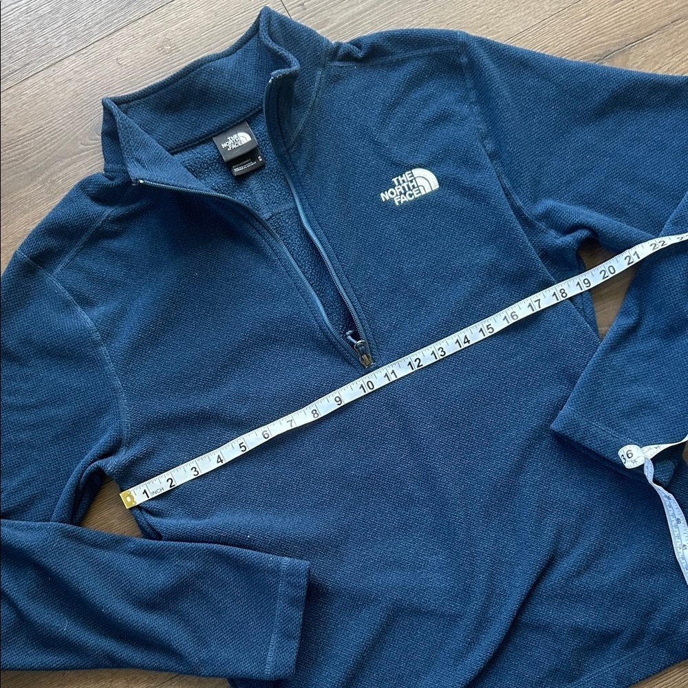 The North Face Men's Navy Quarter-Zip Fleece ! Medium - Picture 3 of 4